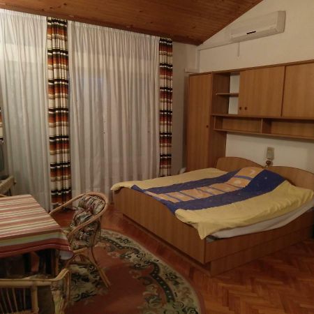 Apartmani Marijana Selce Exteriör bild