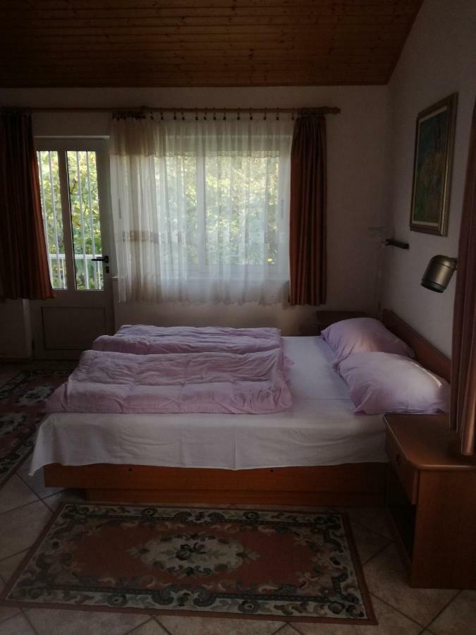 Apartmani Marijana Selce Exteriör bild