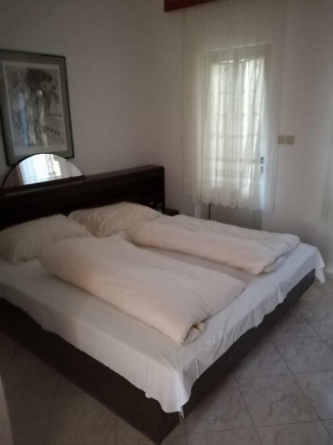 Apartmani Marijana Selce Exteriör bild