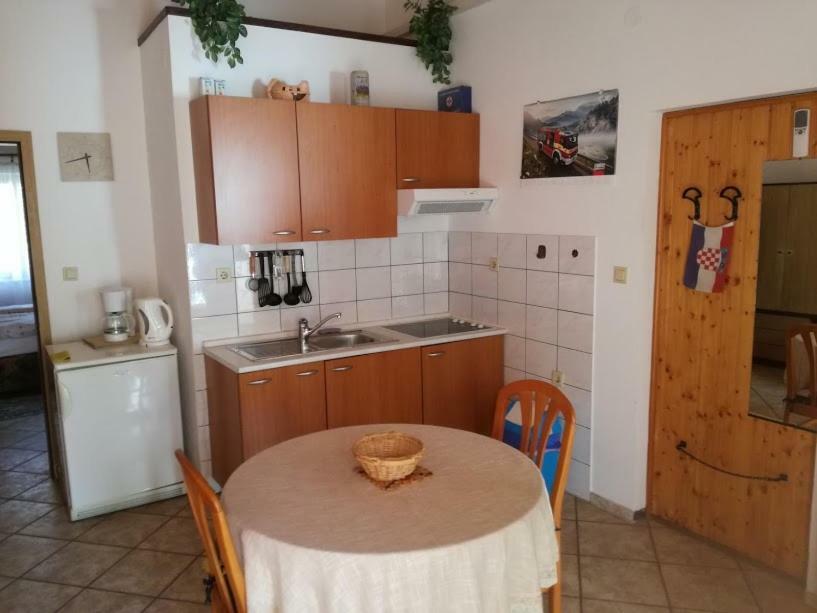 Apartmani Marijana Selce Exteriör bild
