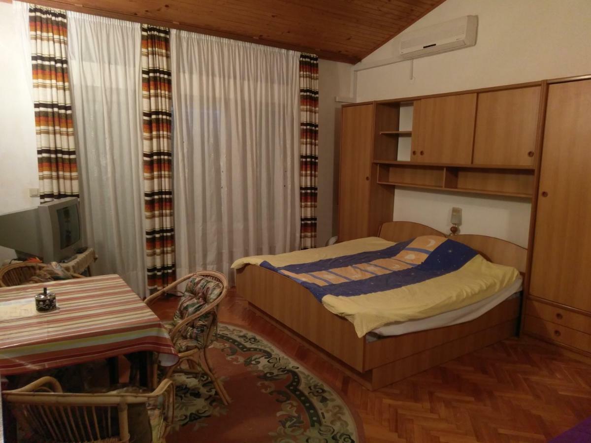 Apartmani Marijana Selce Exteriör bild